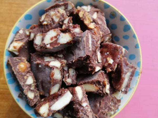 healthy-dairy-free-refined-sugar-free-cacao-almond-chocolate-recipe